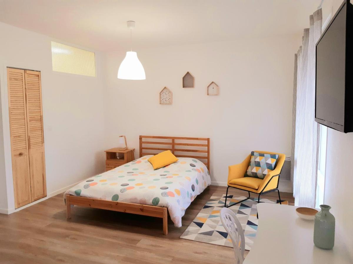 Studio Hyper Centre Avec Balcon Apartment Chateauroux Bagian luar foto