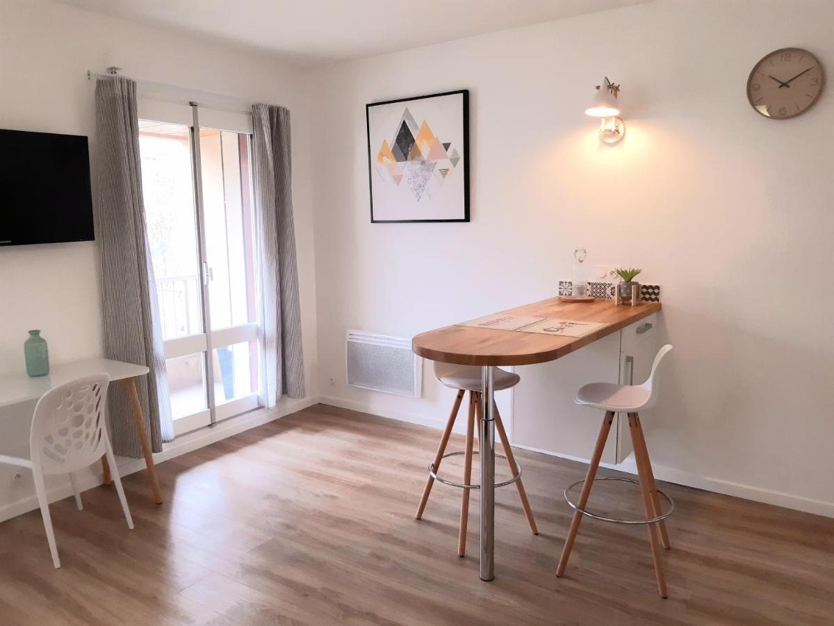 Studio Hyper Centre Avec Balcon Apartment Chateauroux Bagian luar foto